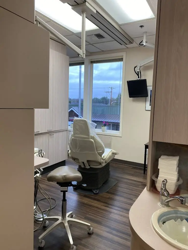 Light Dental Studios of Fircrest