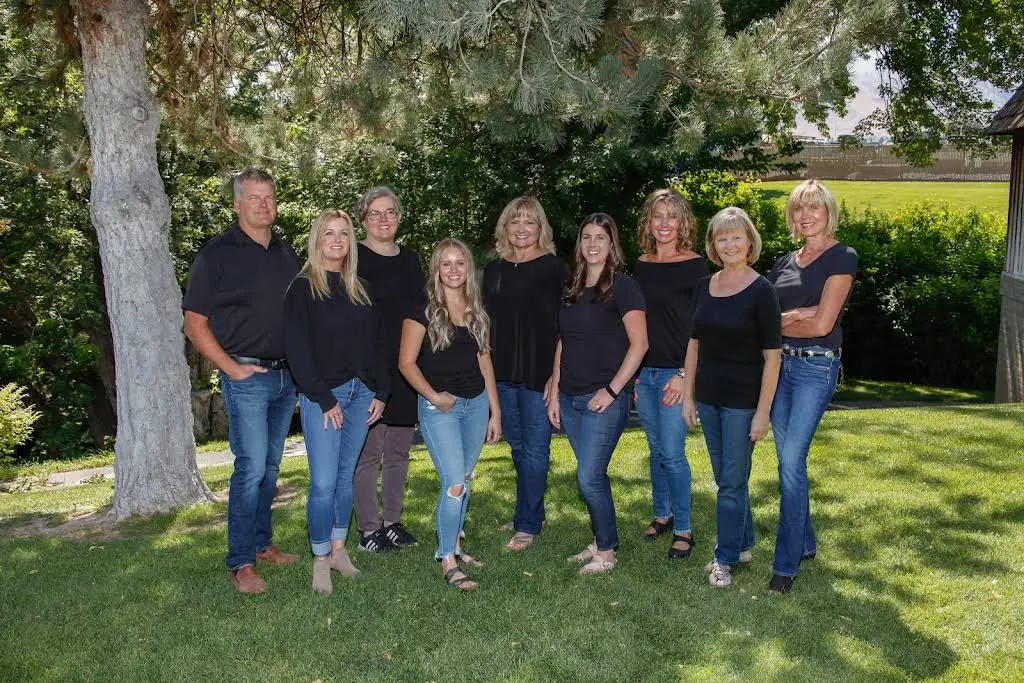 Smile For Life - Drs. Holmberg, Mooney & Associates