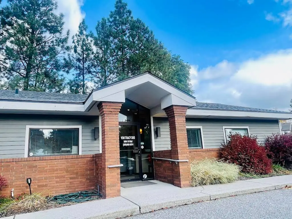 Von R. Tracy, DDS