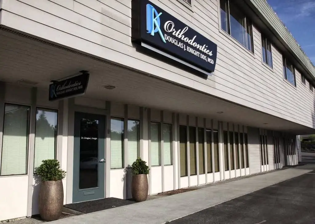 Douglas J. Knight Orthodontics