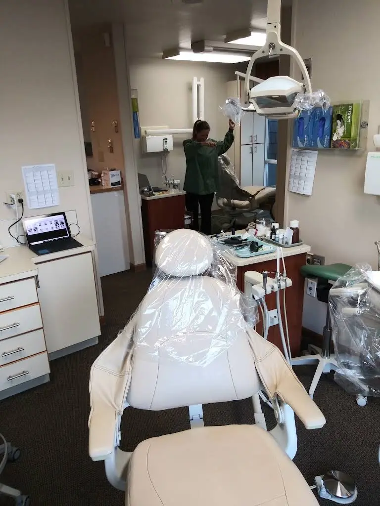 Richard R Walker DDS PS