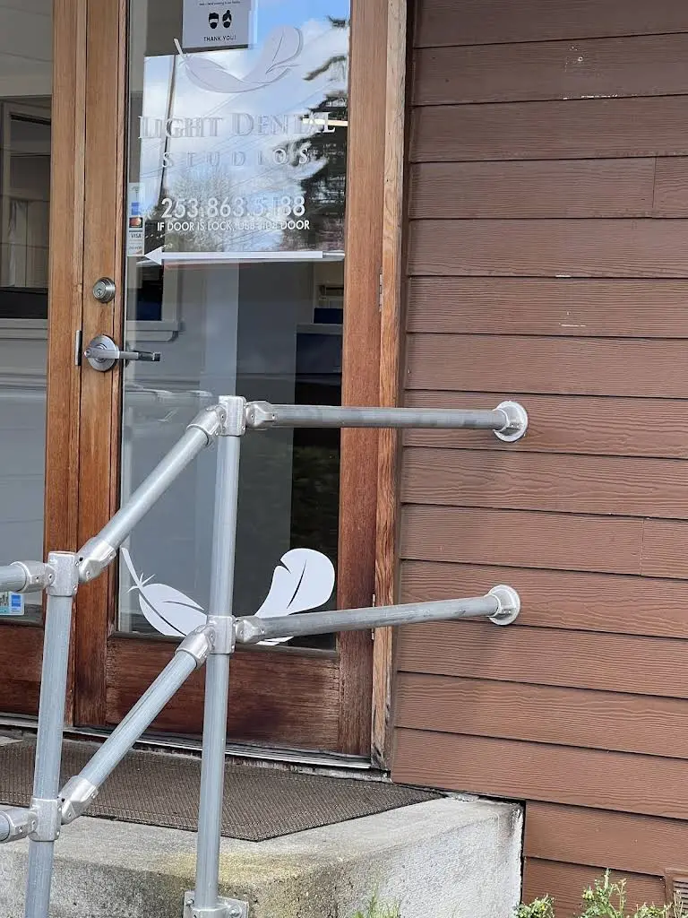 Light Dental Studios of Bonney Lake