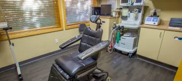 Pacific Northwest Oral & Maxillofacial Surgeons, Dental Implants & Wisdom Teeth
