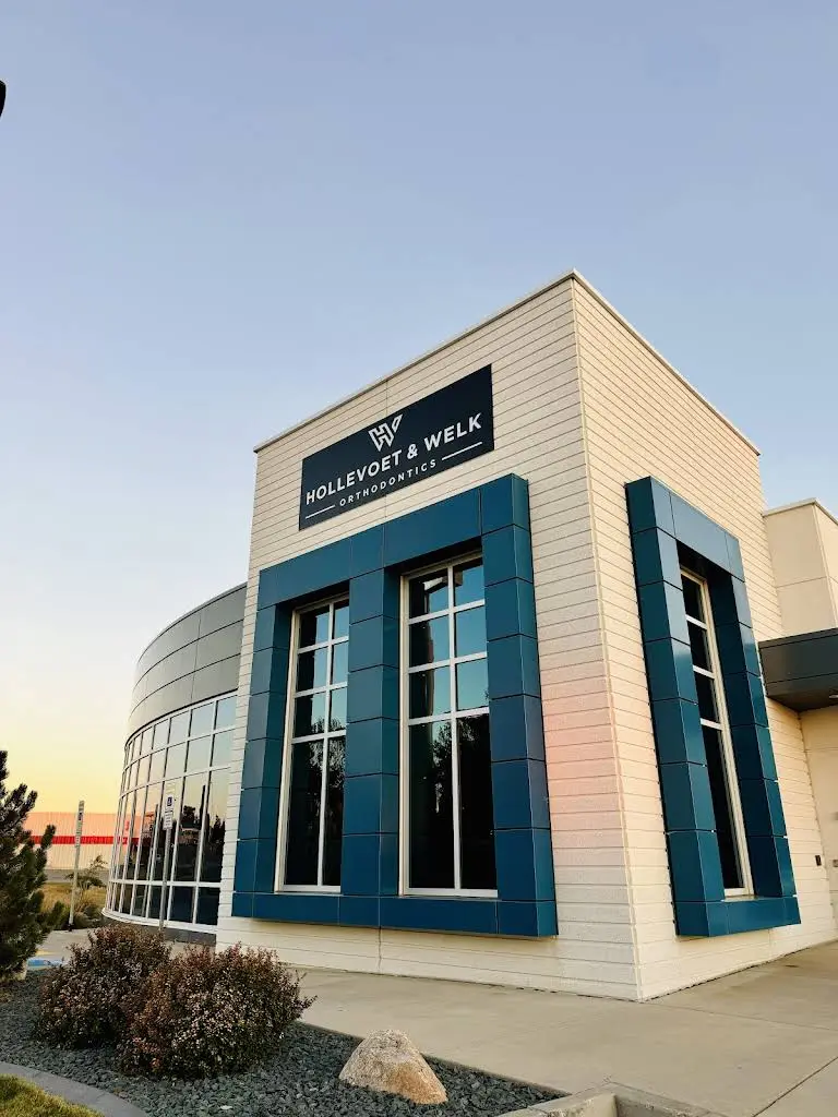 Hollevoet & Welk Orthodontics