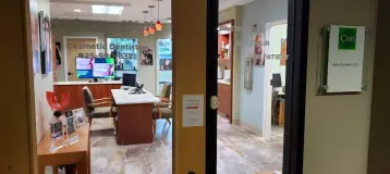 Aalam Samsavar, DDS, PS / International Institute of Cosmetic Dentistry