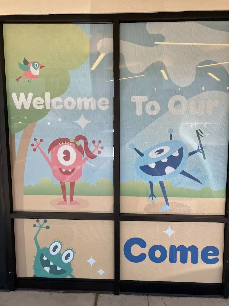 Floss and Gloss Kids Dentistry