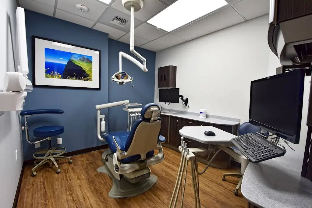 Lynnwood Periodontics & Implants