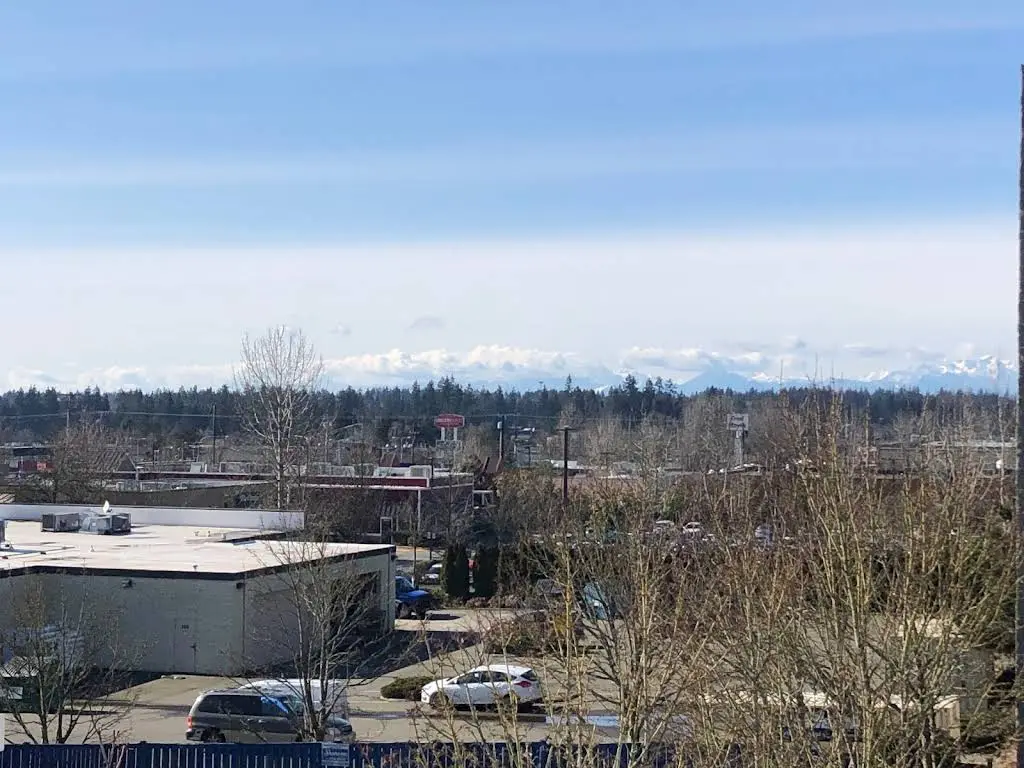 Lynnwood Periodontics & Implants