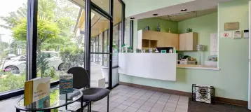 SMILES ON 35th - Seattle Dentist