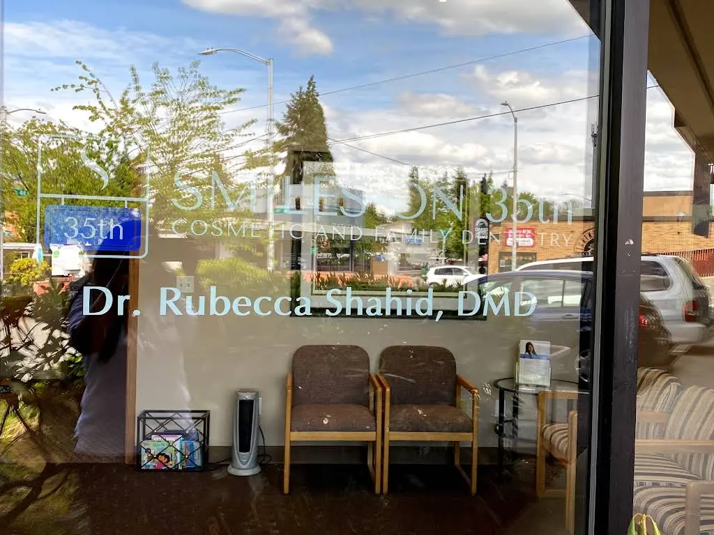 SMILES ON 35th - Seattle Dentist