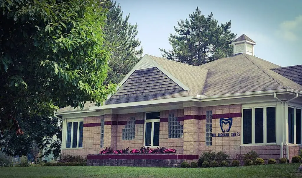 Mid Michigan Smiles: Raymond Ribitch, DDS