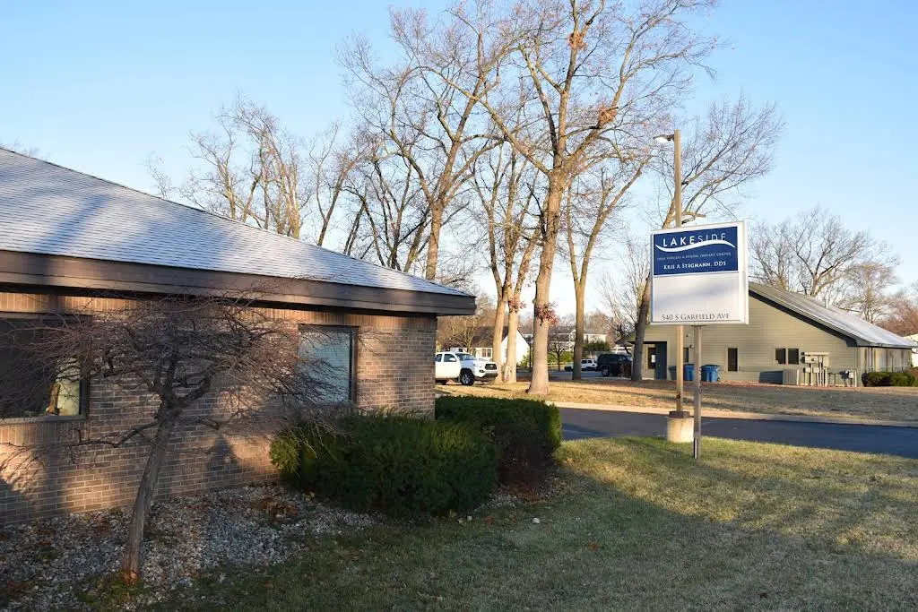 Lakeside Oral Surgery & Dental Implant Center