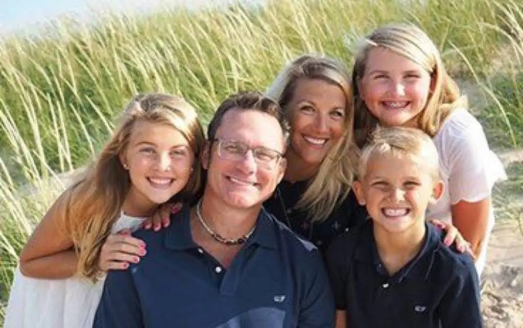 Apple Denture Center of West Michigan