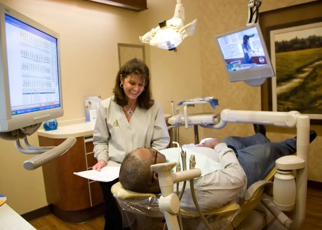 Eisin Periodontics & Implant Dentistry