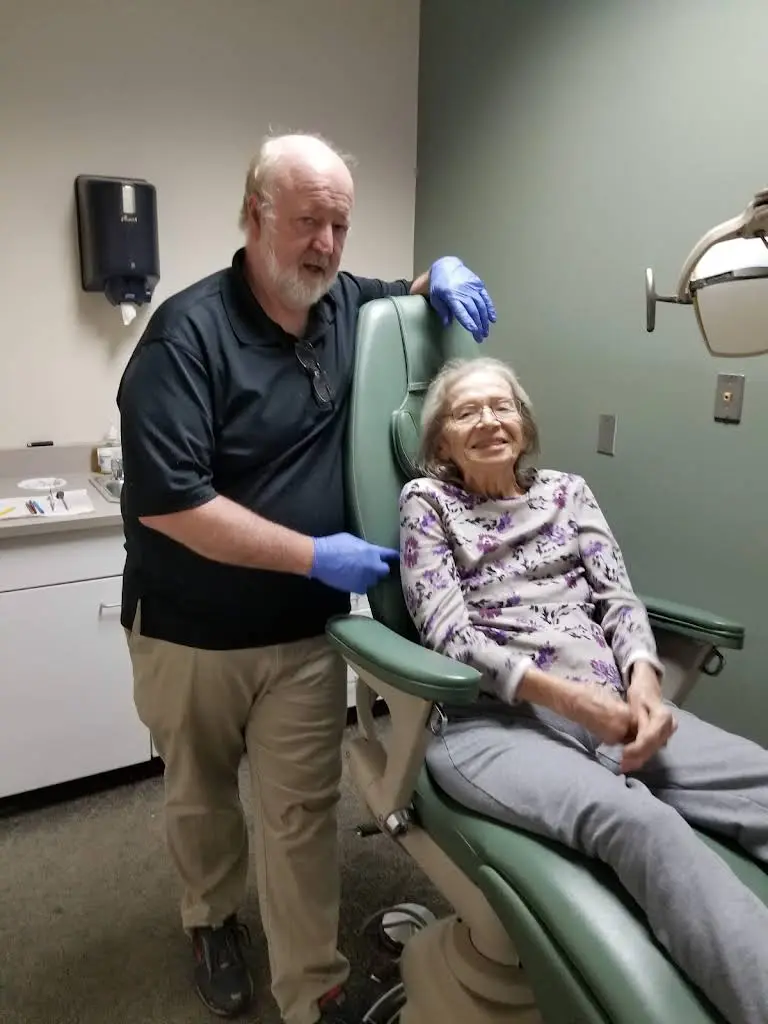 One Day Denture Services: Erhard Robert W DDS / Smiles of Lansing