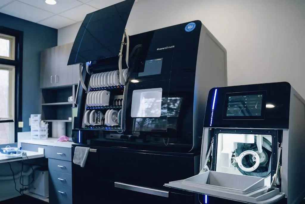 Elan Implant Center