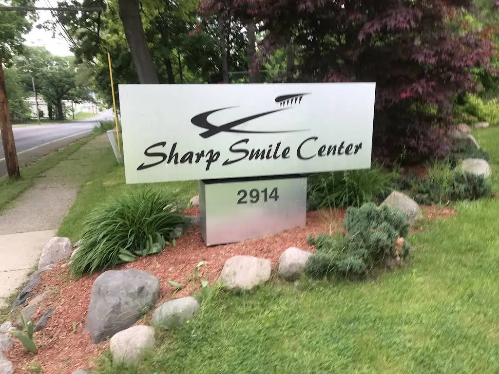 Sharp Smile Center