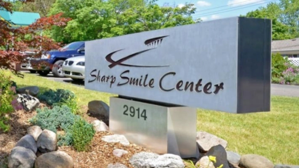 Sharp Smile Center