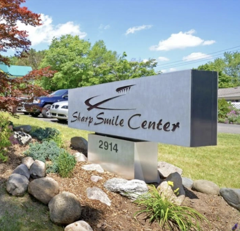 Sharp Smile Center