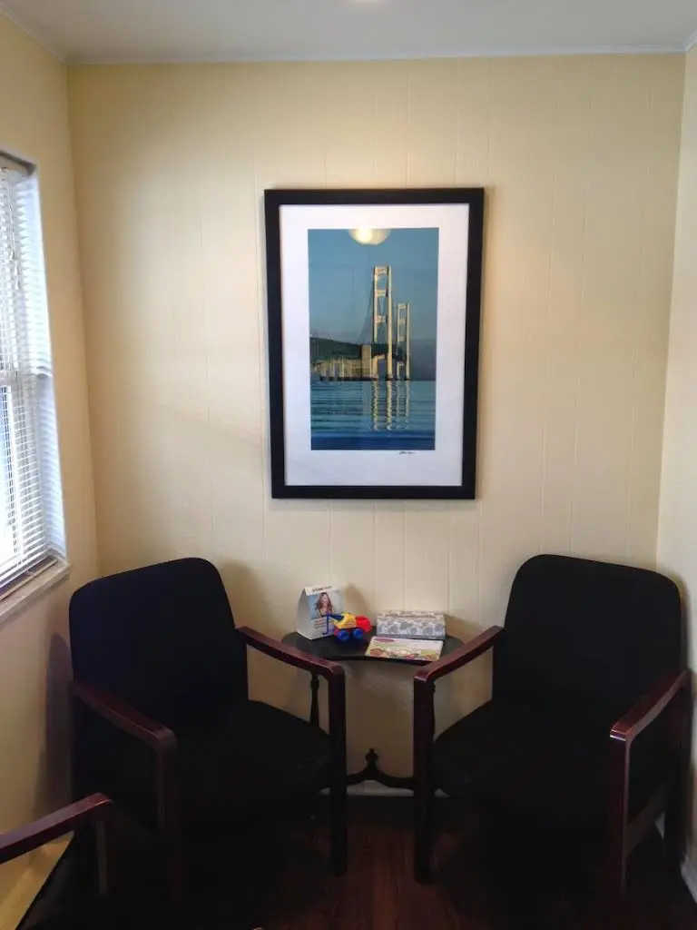 Cross Roads Dental / Suzann Hallman DDS PC