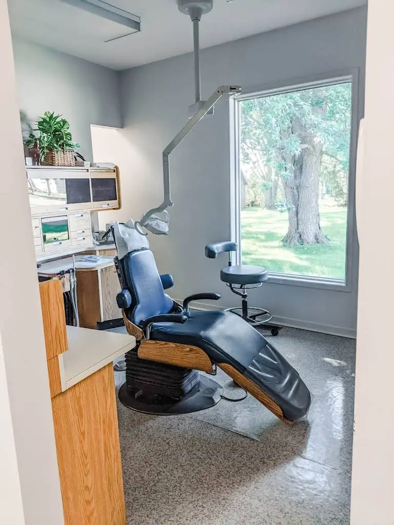 Glencoe Dental Care - Loyens, Louwagie & Associates