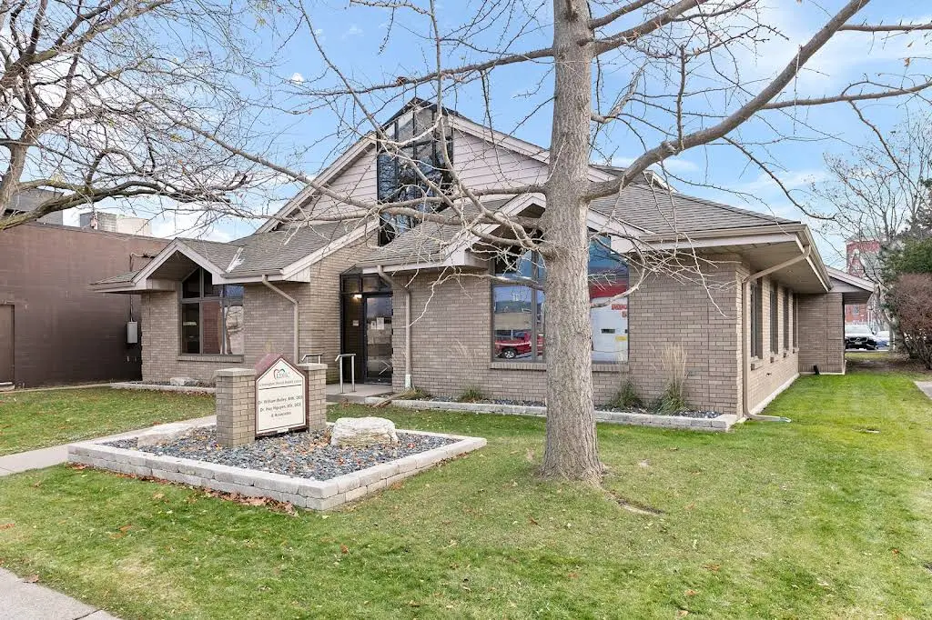 Leamington Dental Health Center