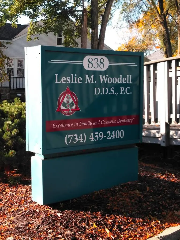 Leslie M Woodell, DDS, PC