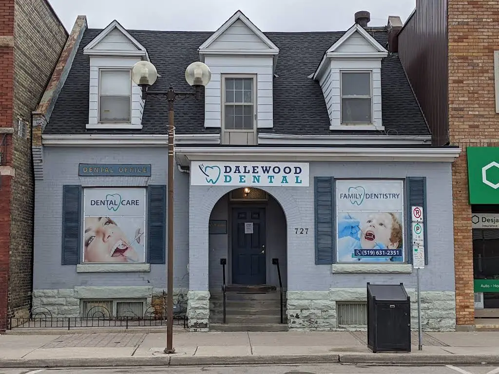 Dalewood Dental - Professional dental clinic exterior with modern facilities