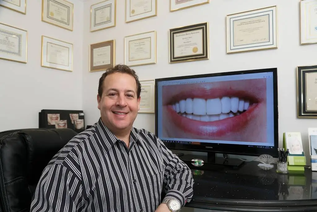 The Smile Dentist - Dr. Bruno Paliani