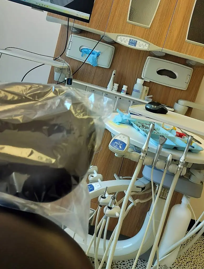 Brush Rinse Floss of Berkley