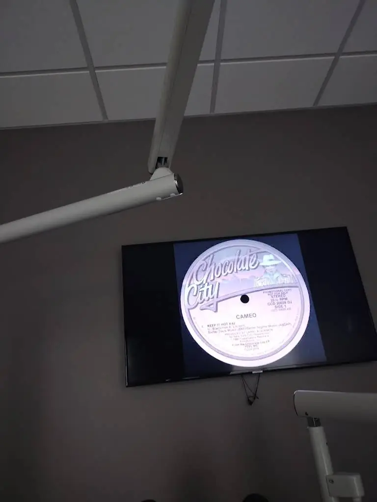 Diamond Smiles Dentistry