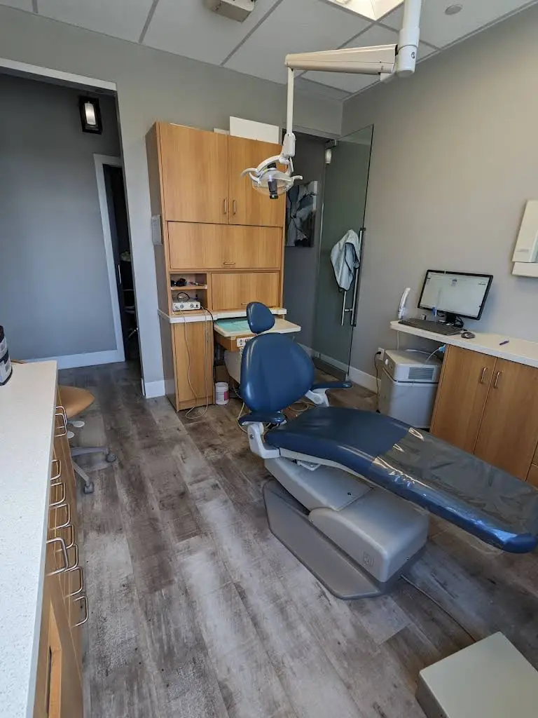 South Kitchener Dentistry - Dr. J. Nandola & Dr. A. Tsandelis