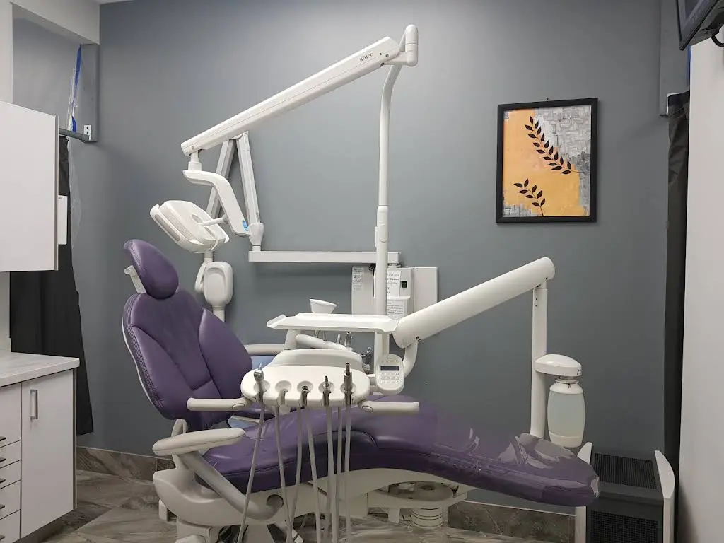 Royal East Dental - Dundas