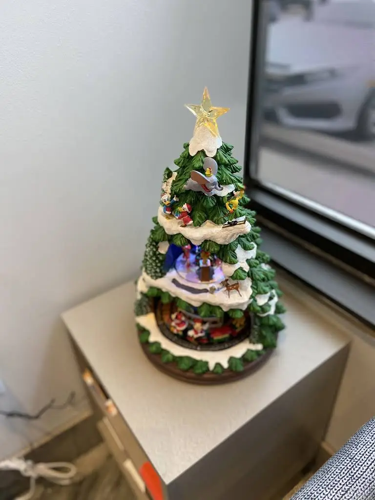 Royal East Dental - Dundas
