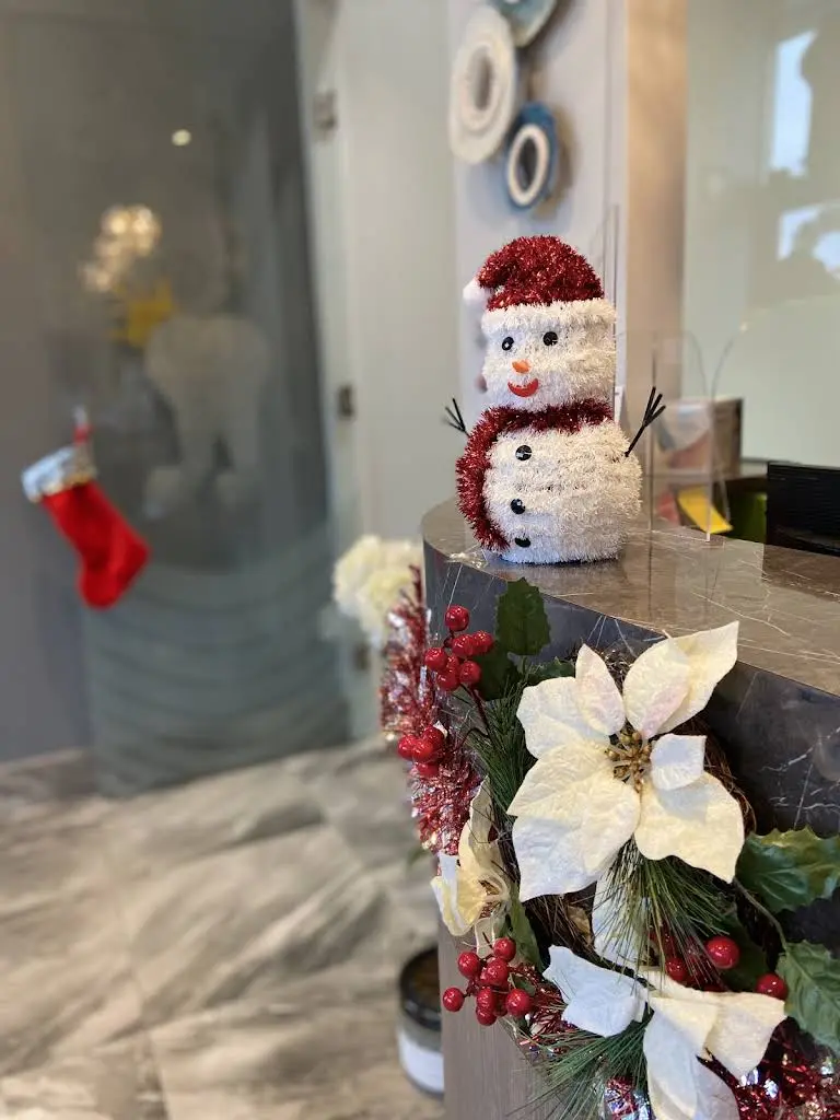 Royal East Dental - Dundas