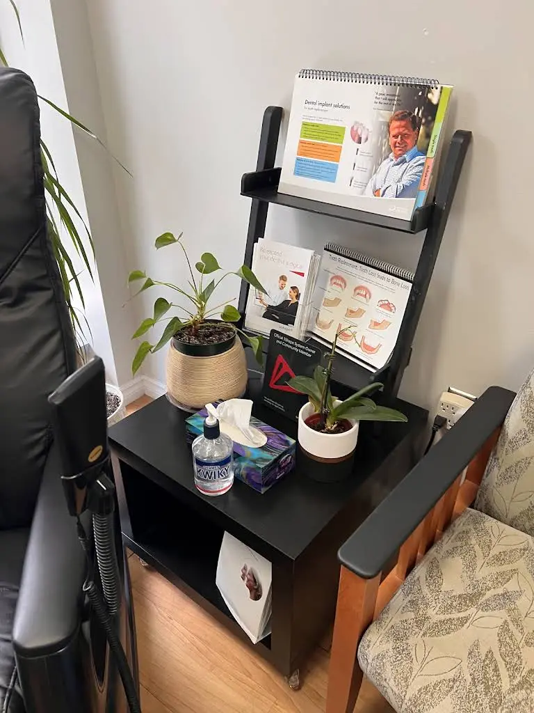 Dundas Denture Clinic