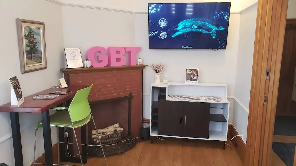 Queen King Dental