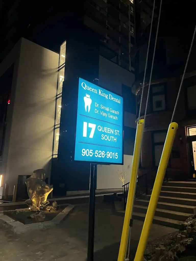 Queen King Dental