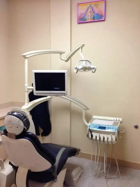 Dr. Nafeesa Sheikh Dentistry - Professional dental clinic exterior with modern facilities