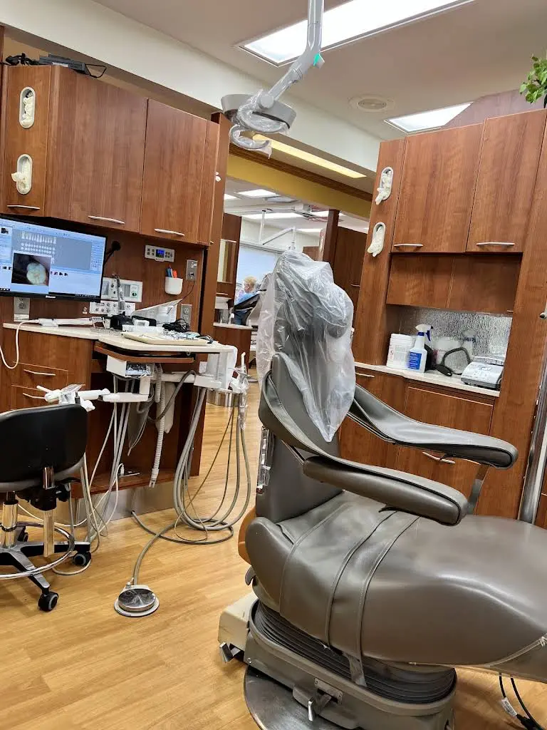 Howard, Nicholas, Baburek, DDS