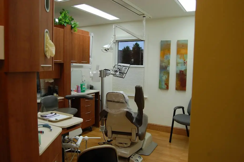 Howard, Nicholas, Baburek, DDS