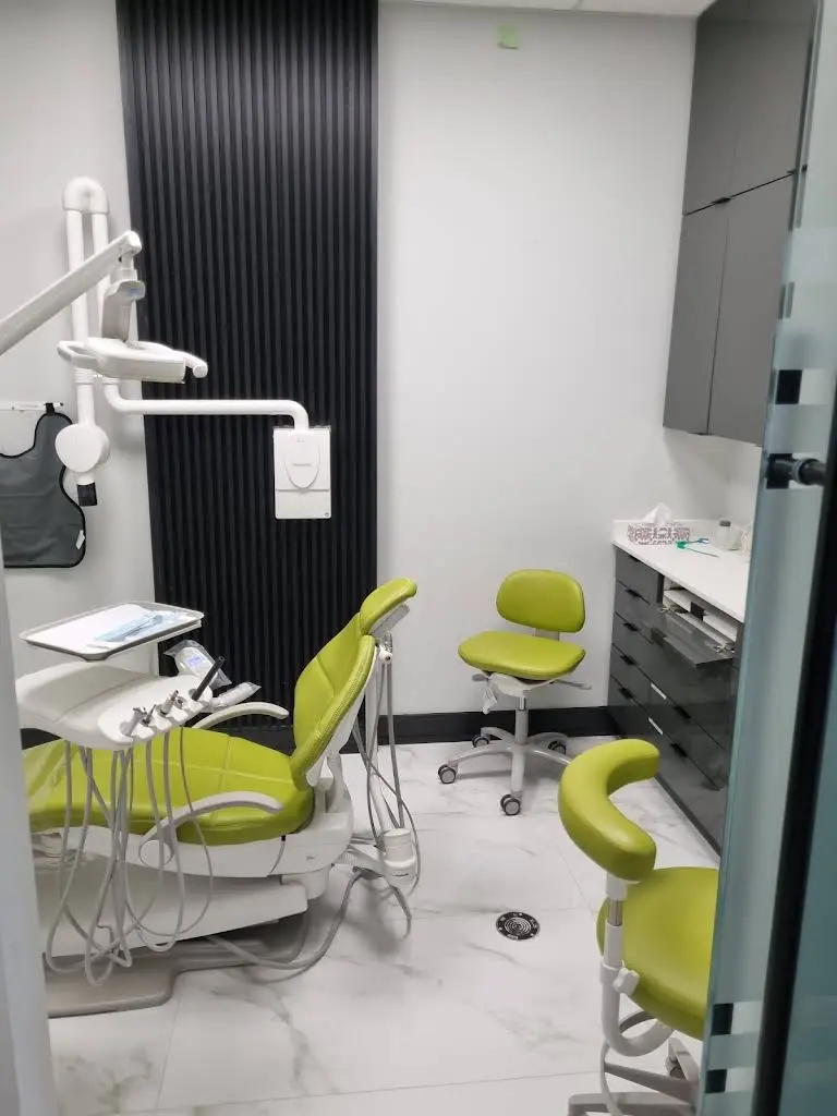 HWY 27 Dental Clinic