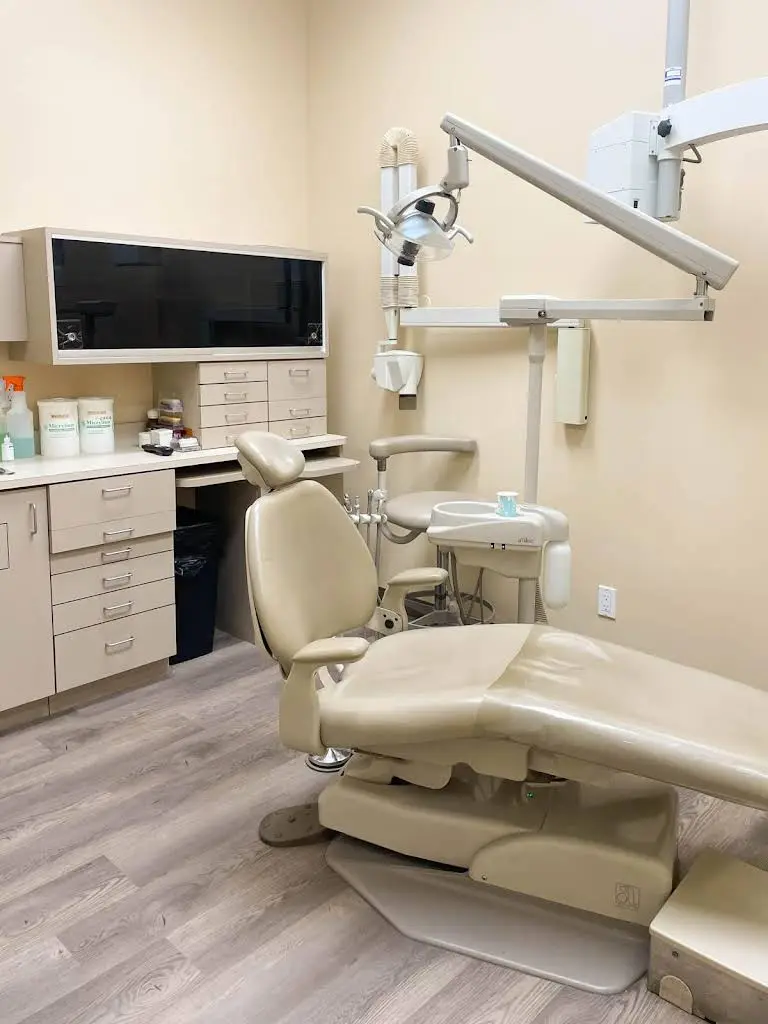 Brampton Corners Dental - Professional dental clinic exterior with modern facilities