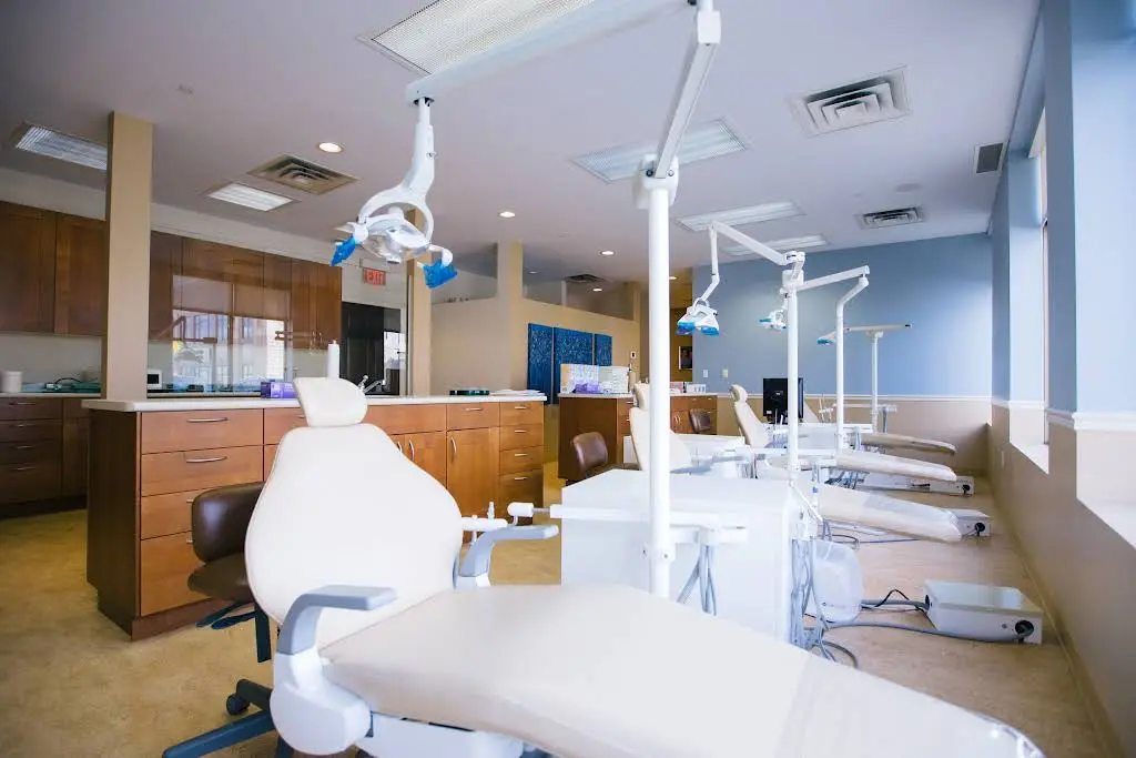 Bronte Family Orthodontics - Professional dental clinic exterior with modern facilities