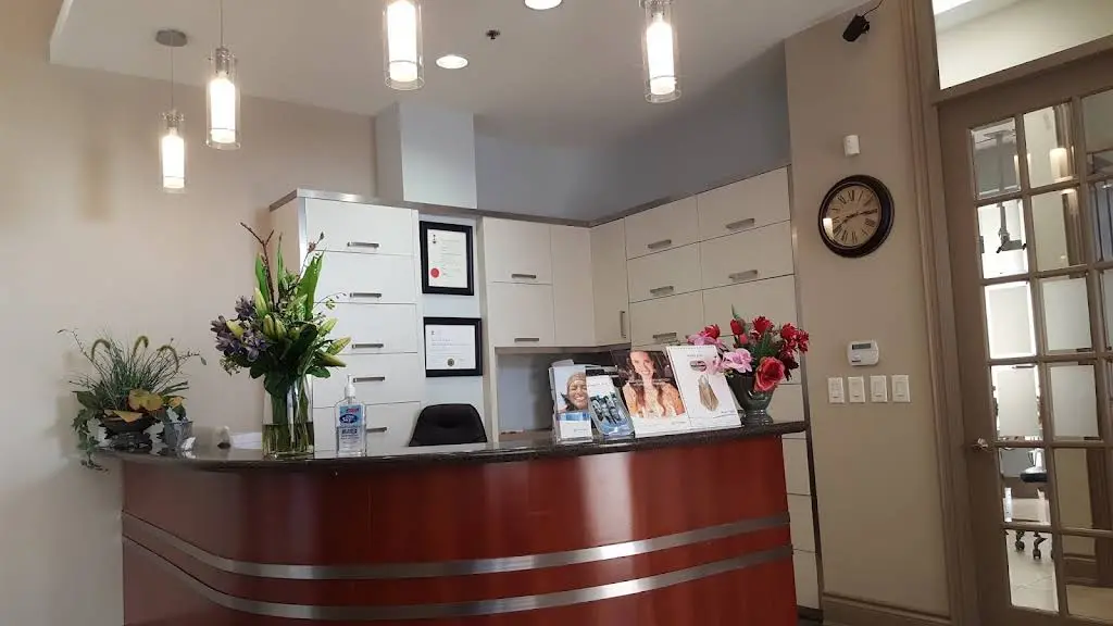 Bramalea 7 Family Dental - Professional dental clinic exterior with modern facilities