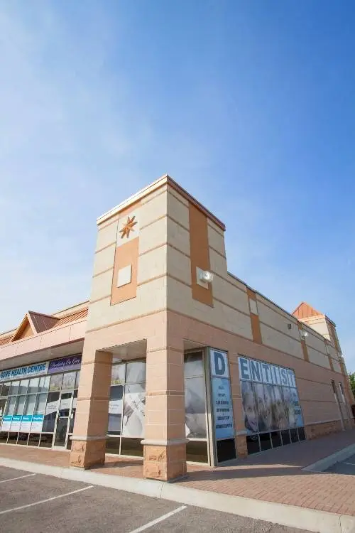 STUDIOLINE DENTAL - Professional dental clinic exterior with modern facilities