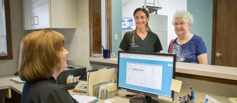 Lockhart Dentistry: Bruce Lockhart, DDS