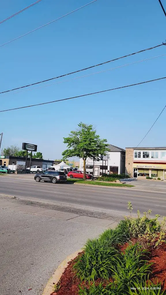 Uptown Dentistry at Lake
