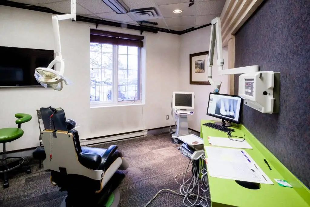 dentalhouse - Woodbridge Dental
