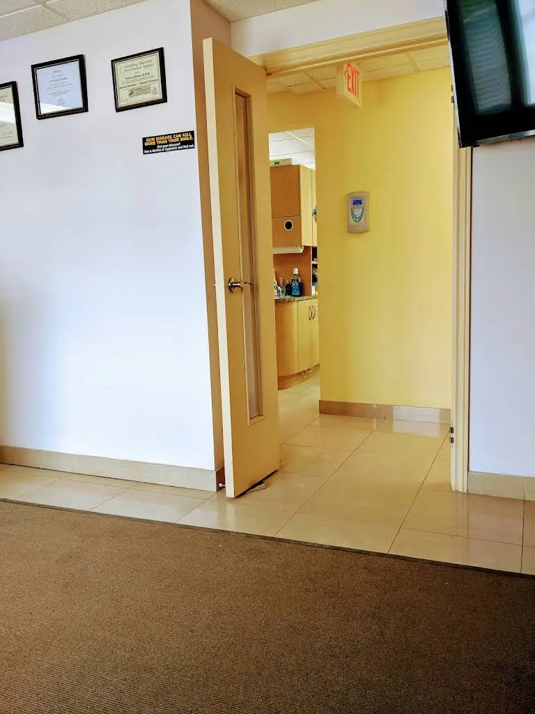 Maple Vaughan Dental